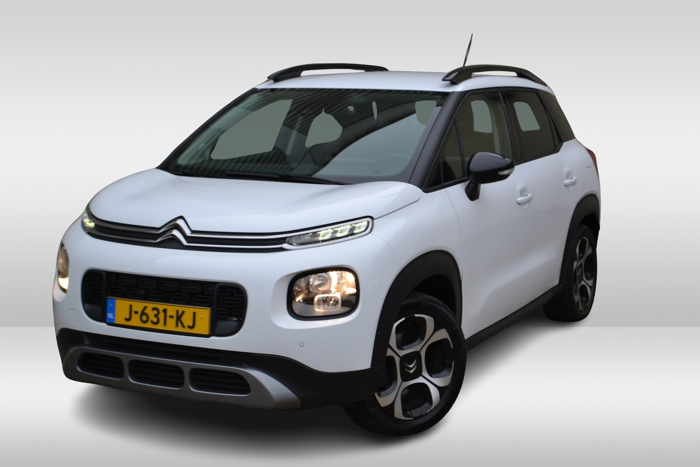 Citroën C3 Aircross - 1.2 PureTech S&S Shine I 110PK I NAVIGATIE I ACHTERUITRIJCAMERA I PARKEERSENSOREN VOOR & A - AutoWereld.nl