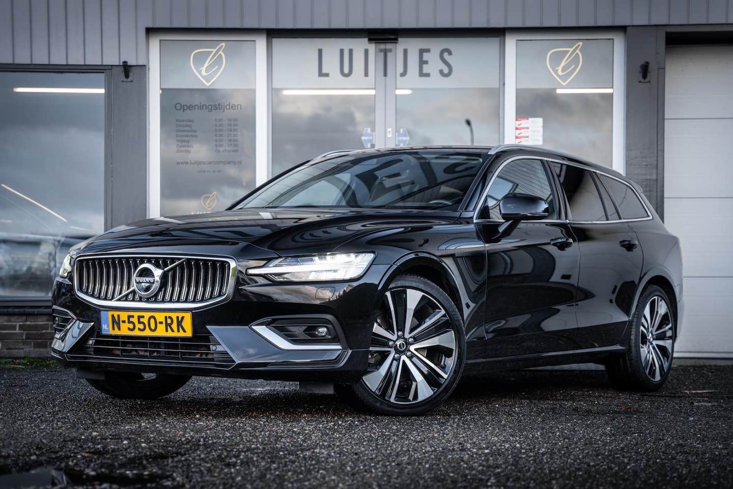 Volvo V60 - 2.0 B4 Inscription I Harman/Kardon I Leder I 360° I Stoelmemo I 19'' I Carplay I Dealer-on - AutoWereld.nl