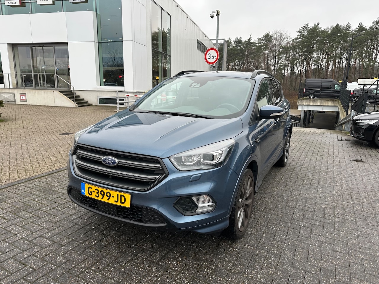 Ford Kuga - 1.5 150pk ST Line | 2000kg trekgewicht | 100% dealer o.h. | 19'' | Panoramadak | Elec. ach - AutoWereld.nl