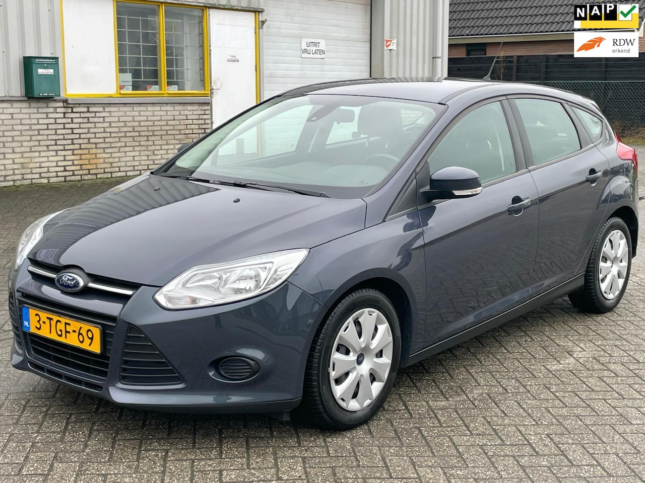 Ford Focus - 1.6 TDCI 95 PK 6 BAK Bj 2014 ECOnetic 1e Eig 5 Deurs Heel Weinig Km,s 57.863 Airco Navi Bl - AutoWereld.nl