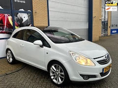 Opel Corsa - 1.4-16V Cosmo, lichtmetaal, APK, NAP, schuifkanteldak, PDC, elektrische ramen, half leder