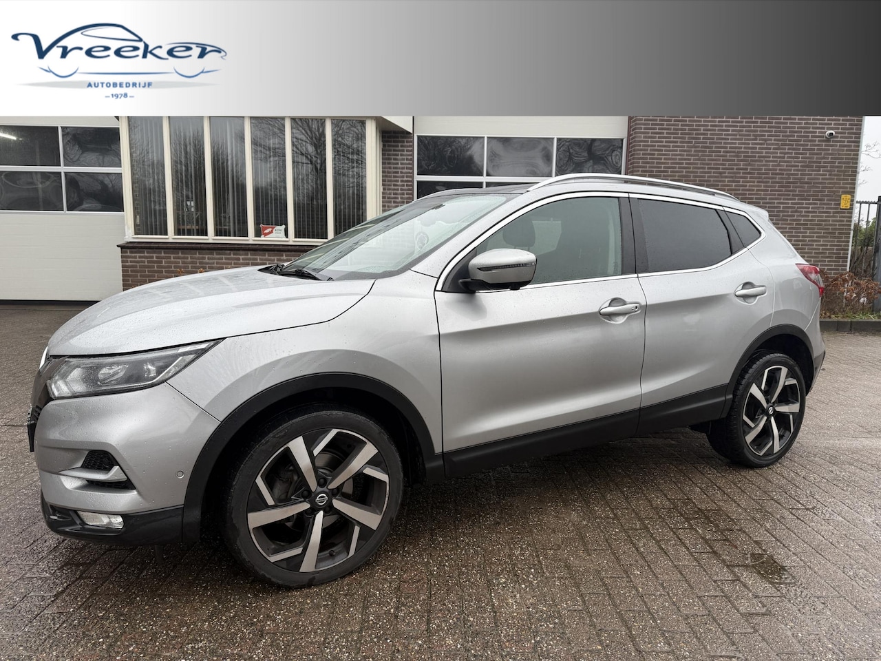 Nissan Qashqai - 1.3 DIG-T Tekna Pano l Navi l 360 Camera - AutoWereld.nl