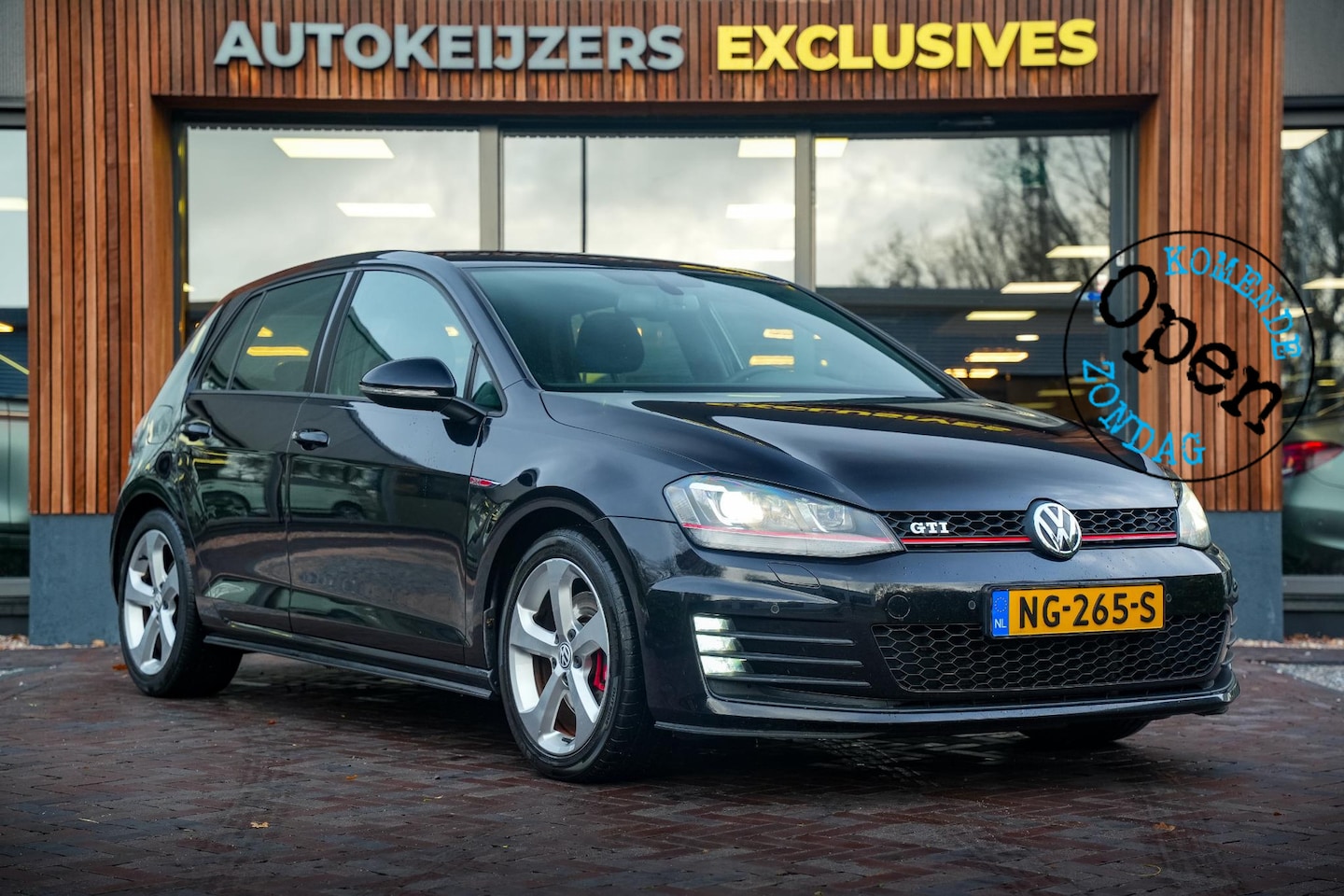 Volkswagen Golf - 2.0 TSI GTI Navi Xenon Cruise Clima Stoelverw. PDC 17''LM - AutoWereld.nl