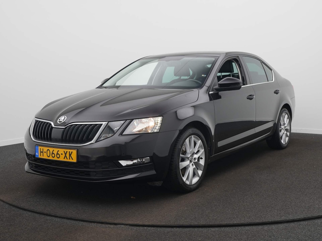 Skoda Octavia - 1.0 TSI Greentech Business Edition / Trekhaak / Climate / Stoelverwarming / Navi - AutoWereld.nl