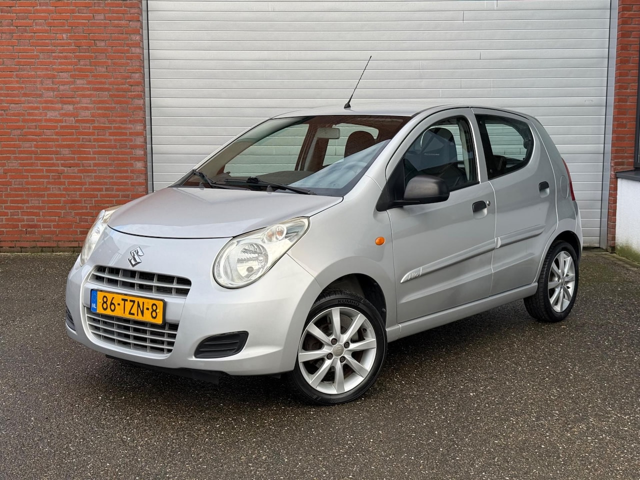 Suzuki Alto - 1.0 Silver-line| NAP| AIRCO| NEW APK| 1E EIG - AutoWereld.nl