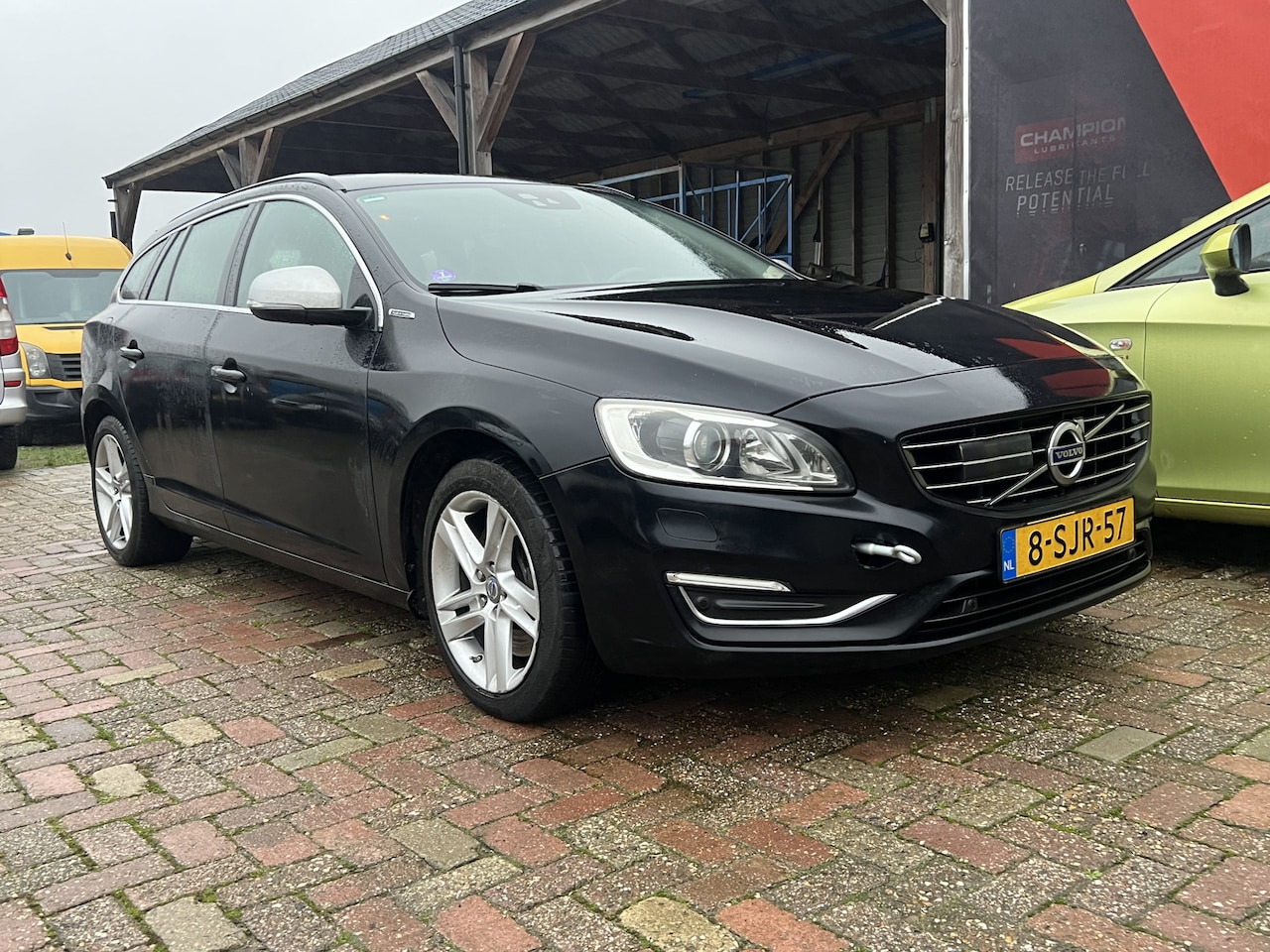 Volvo V60 - 2.4 D6 AWD Plug-In Hybrid Summum | Lees tekst! | Read text | - AutoWereld.nl