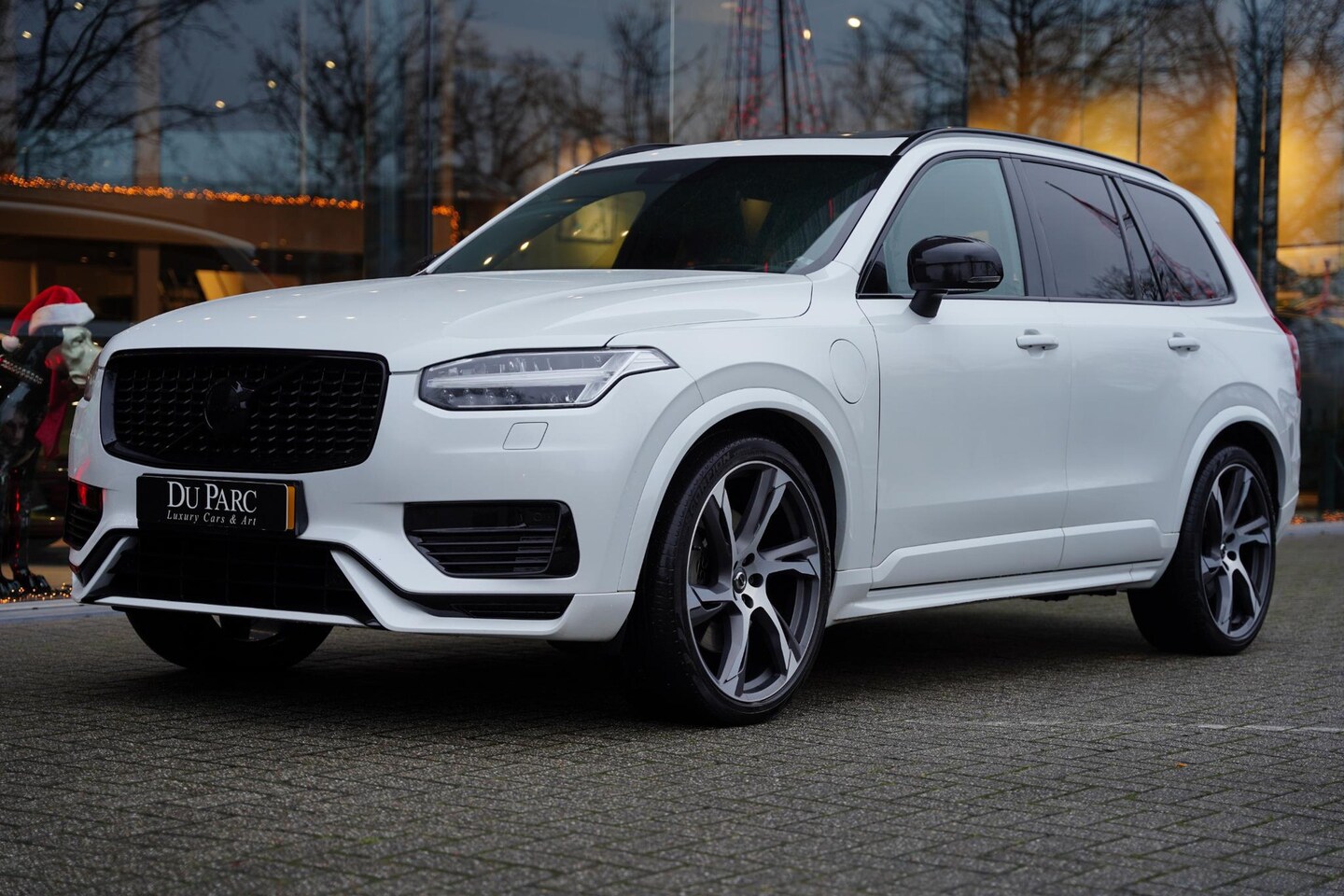 Volvo XC90 - 2.0 T8 Twin Engine AWD R Design 7 persoons Head Up Panoramadak - AutoWereld.nl