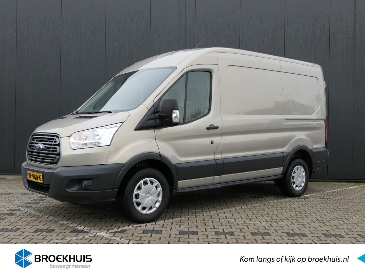 Ford Transit - 350 2.2 TDCI 155pk RWD L2H2 Trend | 2800kg trekgewicht | Navigatie | Trekhaak - AutoWereld.nl