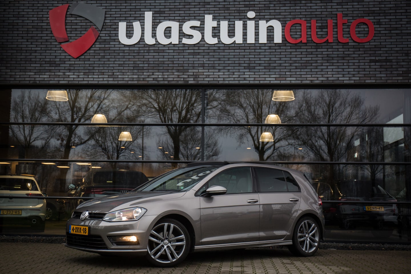 Volkswagen Golf - 1.4 TSI Highline R-line 1ste eigenaar, Pano dak, - AutoWereld.nl