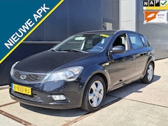 Kia Cee'd - 1.4 CVVT X-tra 5-Drs Airco/Navi/ Nw APK