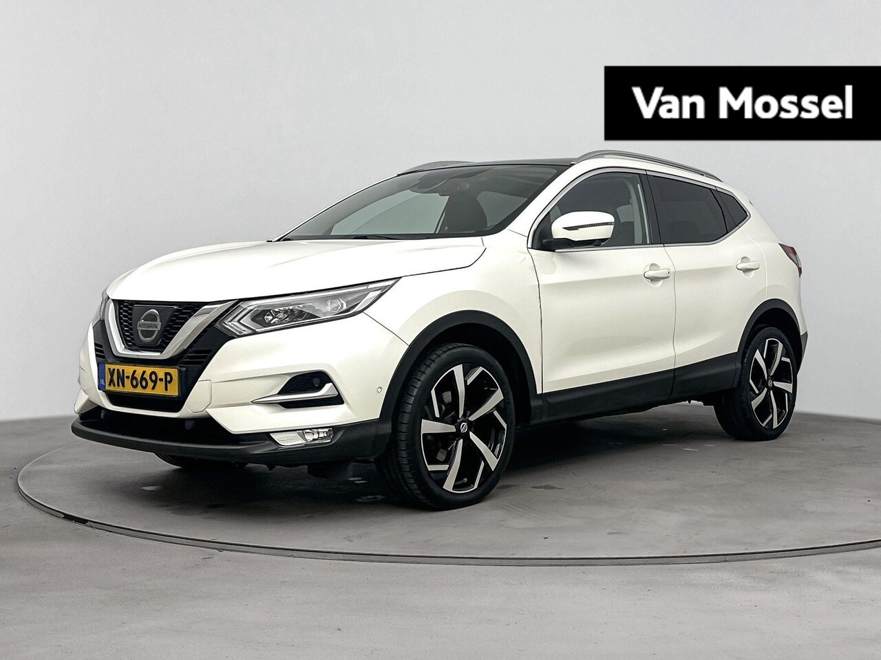 Nissan Qashqai - 1.2 Tekna 115pk | Navigatie | Panoramadak | 360 graden camera | Half-Leder | NL-auto | 1e - AutoWereld.nl