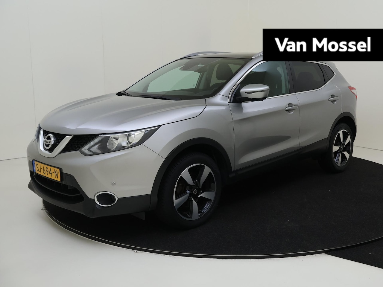 Nissan Qashqai - 1.2 N-Connecta | Trekhaak | Panorama-dak | 360 Camera | Navigatie | Cruise Control | Licht - AutoWereld.nl