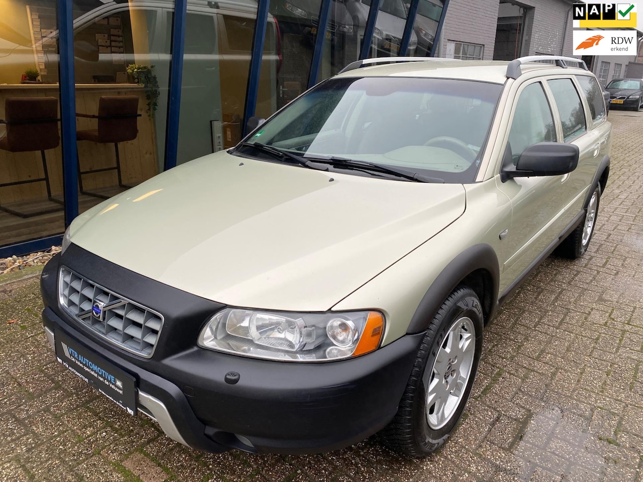 Volvo XC70 - 2.5 T Summum Automaat 4WD / Youngtimer - AutoWereld.nl