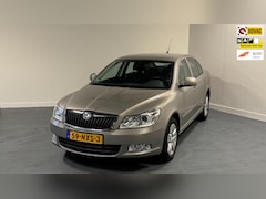 Skoda Octavia - 1.2 TSI Ambition Business Line | DEALER OND. | TREKHAAK | 1E EIGENAAR |