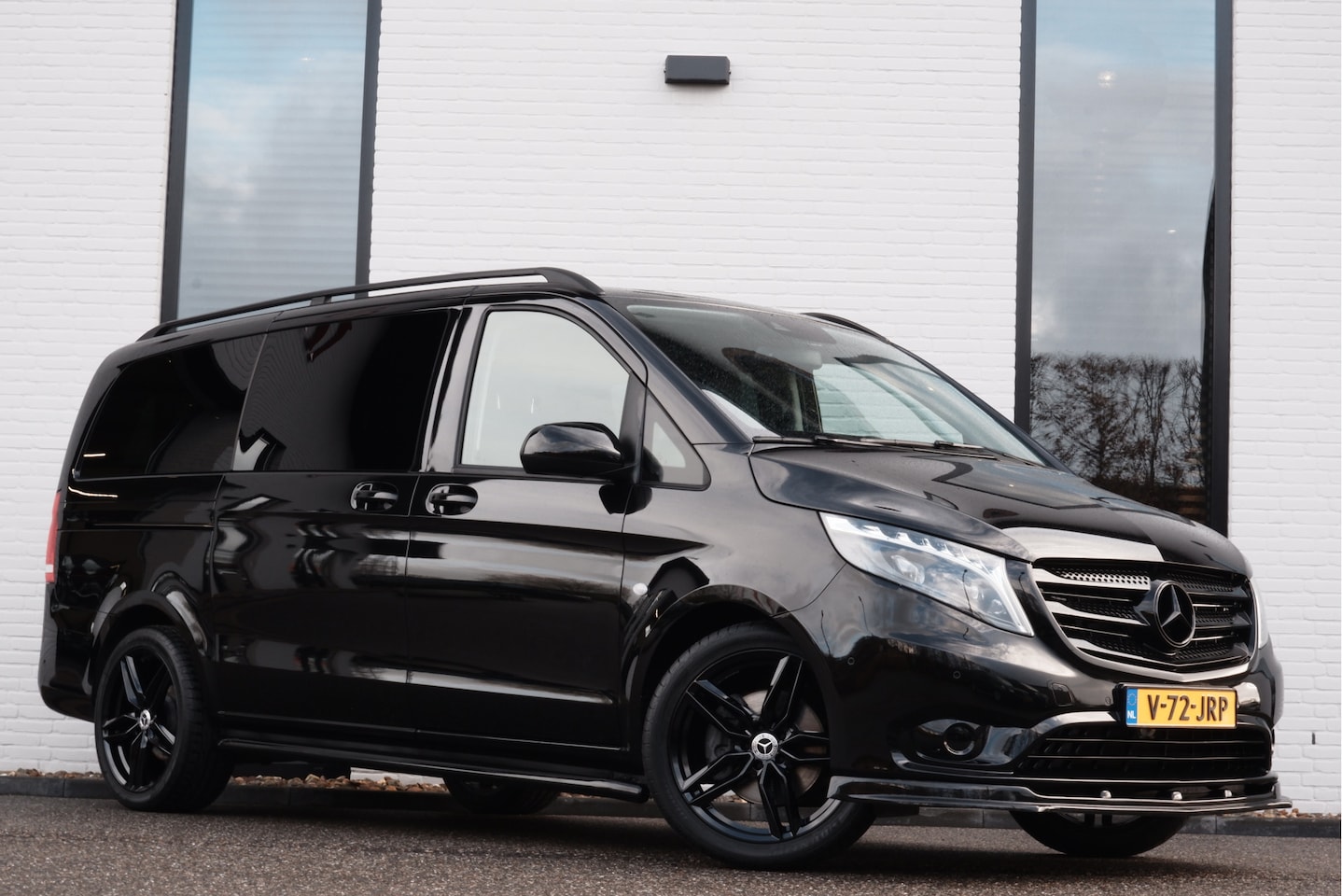 Mercedes-Benz Vito - 124 CDI / Aut / Lang / DC / 237 PK / Apple Carplay / Leer / Xenon-Led / Camera / Vol Optie - AutoWereld.nl