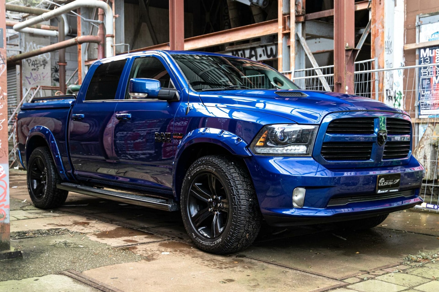 Dodge Ram 1500 - Sport Lage Bijtelling BLAUW Black Edit 5.7 V8 - AutoWereld.nl