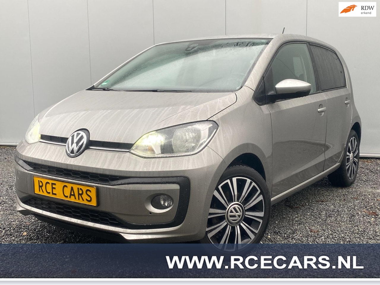 Volkswagen Up! - 1.0 high up! | PDC |Stoelverw|5-Deurs|Airco|Blueth|Start-Stop| KM : 35.000 !!! - AutoWereld.nl