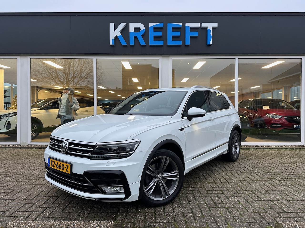 Volkswagen Tiguan - 1.4 TSI ACT Highline R-Line - AutoWereld.nl