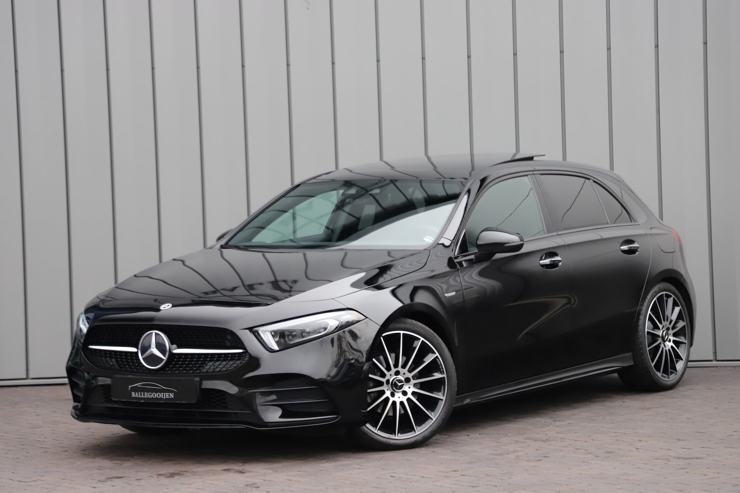 Mercedes-Benz A-klasse - 200 AMG Aut7 | 164PK | Pano | Sfeerverlichting | Keyles-go | Edition | Memory | Multi-beam - AutoWereld.nl