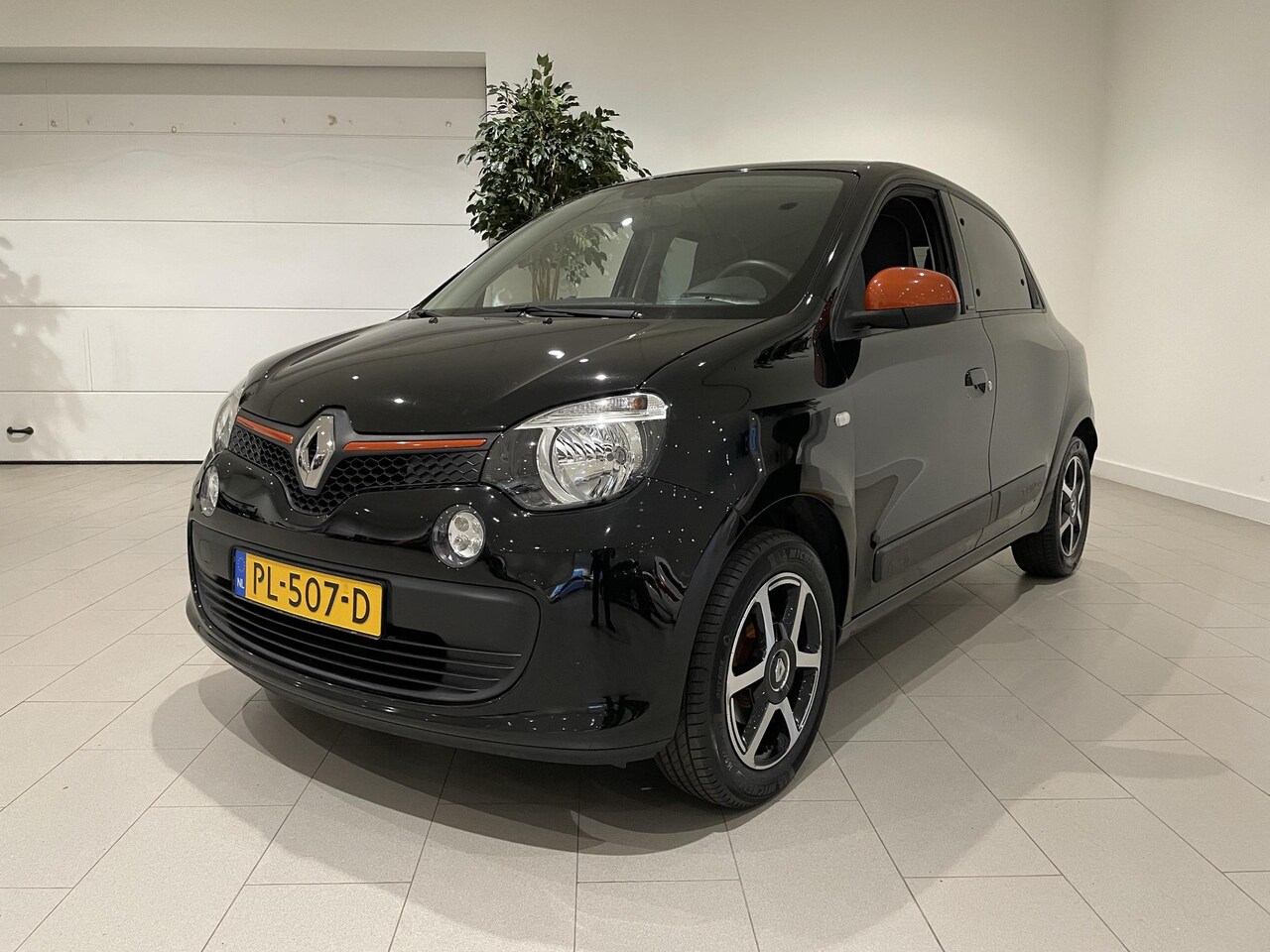 Renault Twingo - 1.0 SCe Limited | Airconditioning | Elektrische ramen | Budget | - AutoWereld.nl