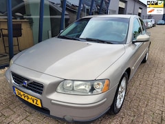 Volvo S60 - 2.5T Kinetic NAVI / TREKHAAK / YOUNGTIMER