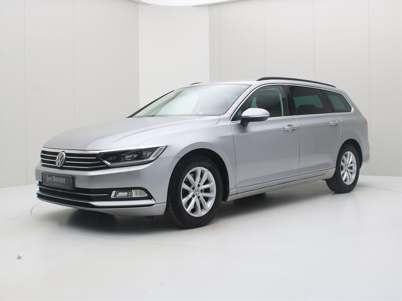 Volkswagen Passat Variant - 1.6 TDI 120pk DSG7 Comfortline Business [ LED+CAMERA+STOELVERWARMING+CLIMAAT+PDC+CARPLAY ] - AutoWereld.nl