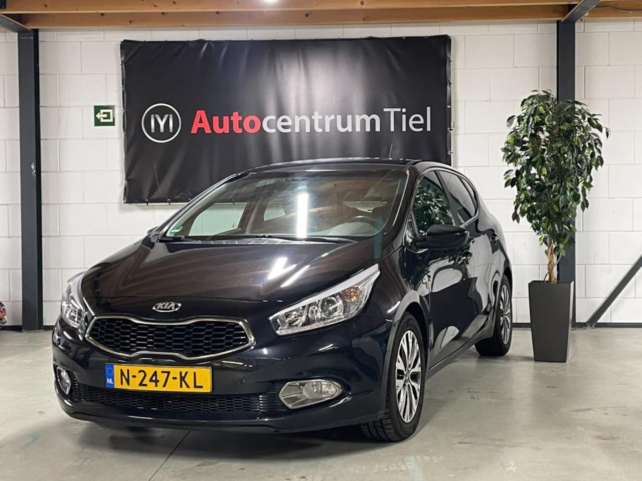 Kia Cee'd - 1.4 CVVT * Camera * Stuurverwarming * 5 drs - AutoWereld.nl