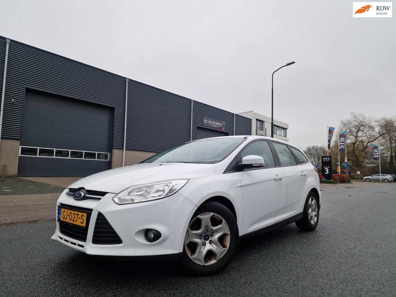 Ford Focus Wagon - 1.6 TDCI Lease Titanium NAVI PSENSOR CRUISE 2 X SLEUTELS - AutoWereld.nl