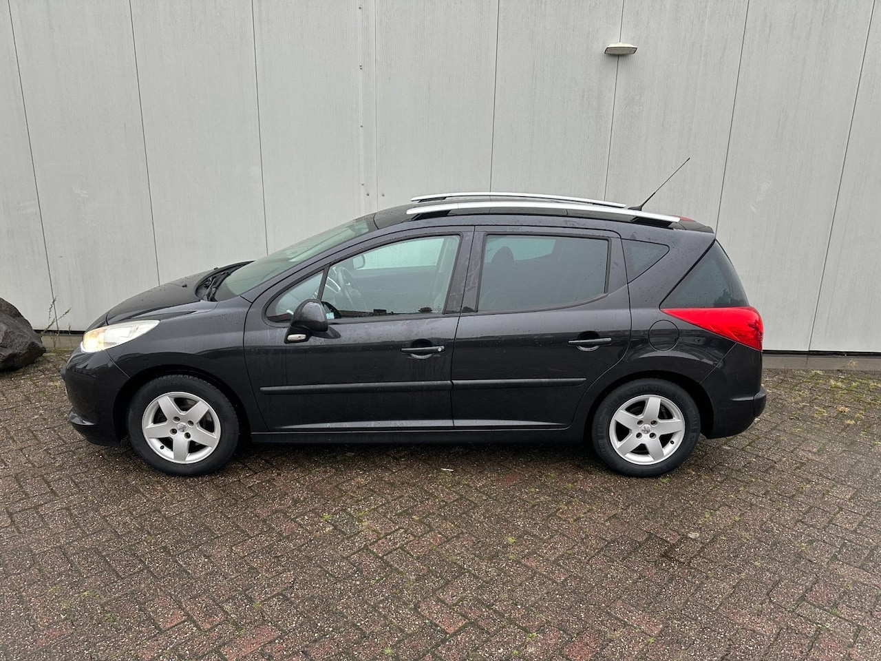 Peugeot 207 SW - 1.4 VTi X-line 1.4 VTi X-line - AutoWereld.nl