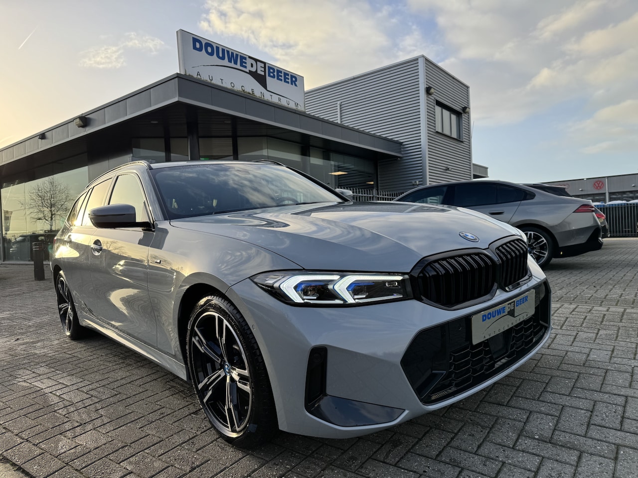 BMW 3-serie Touring - 330e M sport NEW MODEL Adapt. Cruise | Keyless | Laser LED | Stuur en Stoelverw. |  Camera - AutoWereld.nl