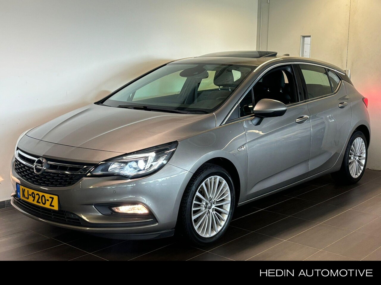 Opel Astra - 1.4 150PK Innovation Aut. | SCHUIF/KANTELDAK | NAVI | CLIMATE CONTROL | COMFORTSTOELEN | C - AutoWereld.nl