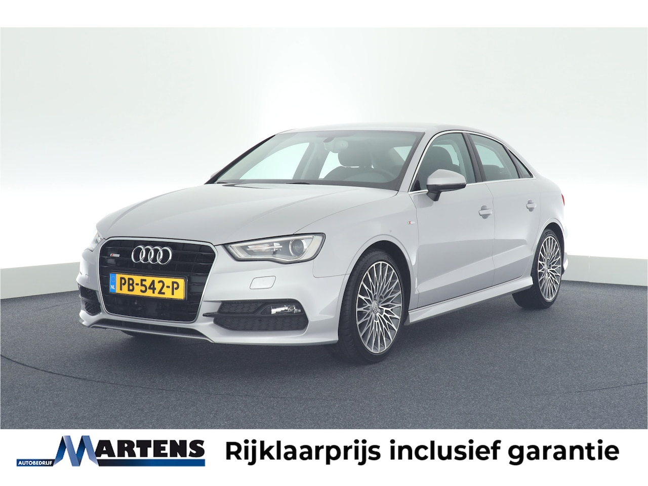 Audi A3 Limousine - 1.4 TFSI 150pk CoD S-Tronic S-Line Ambition Trekhaak Xenon Stoelverwarming Navigatie - AutoWereld.nl