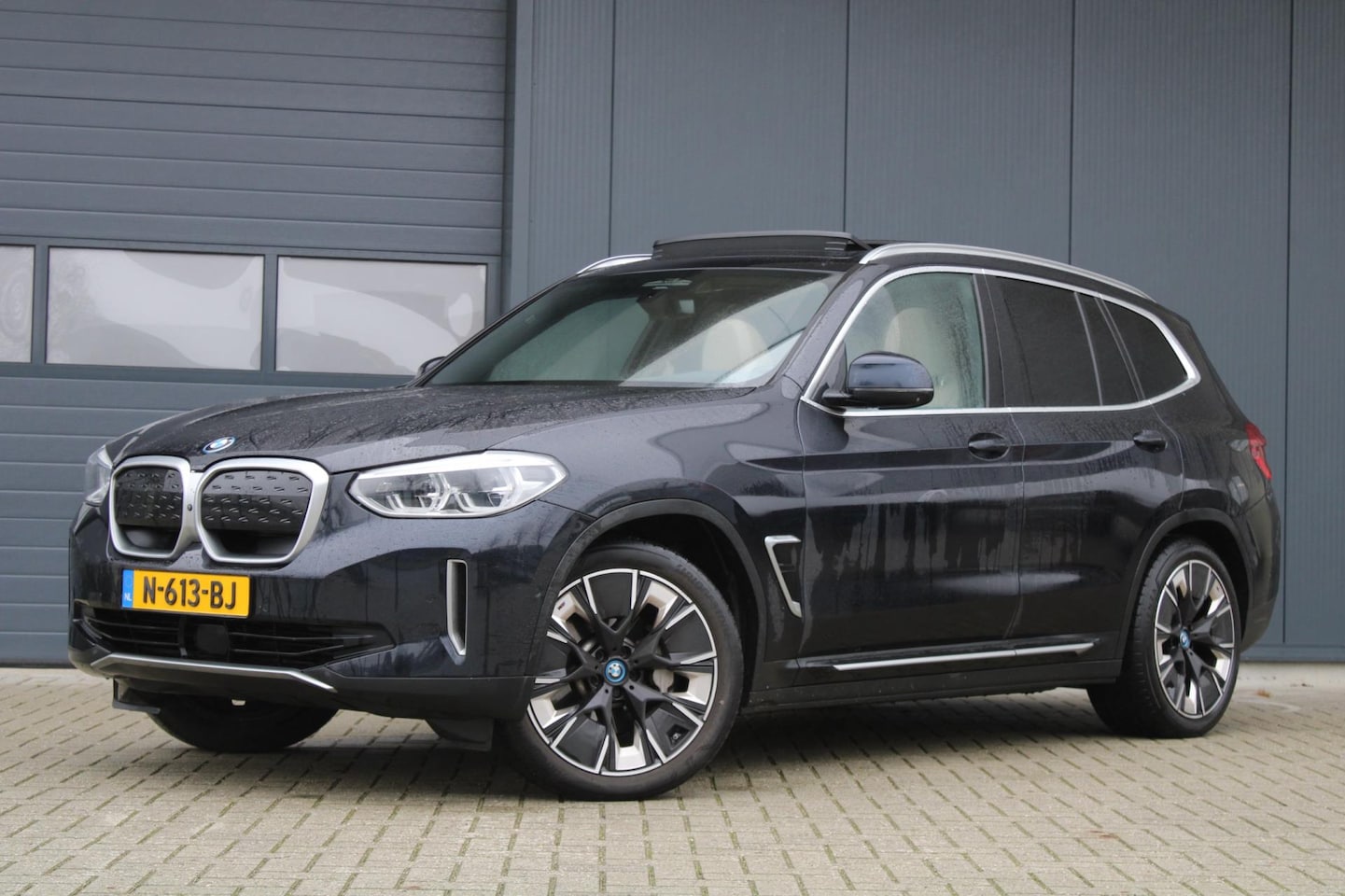 BMW iX3 - High Executive [ panoramadak elek. trekhaak head-up 360 camera adap. cruise control harman - AutoWereld.nl