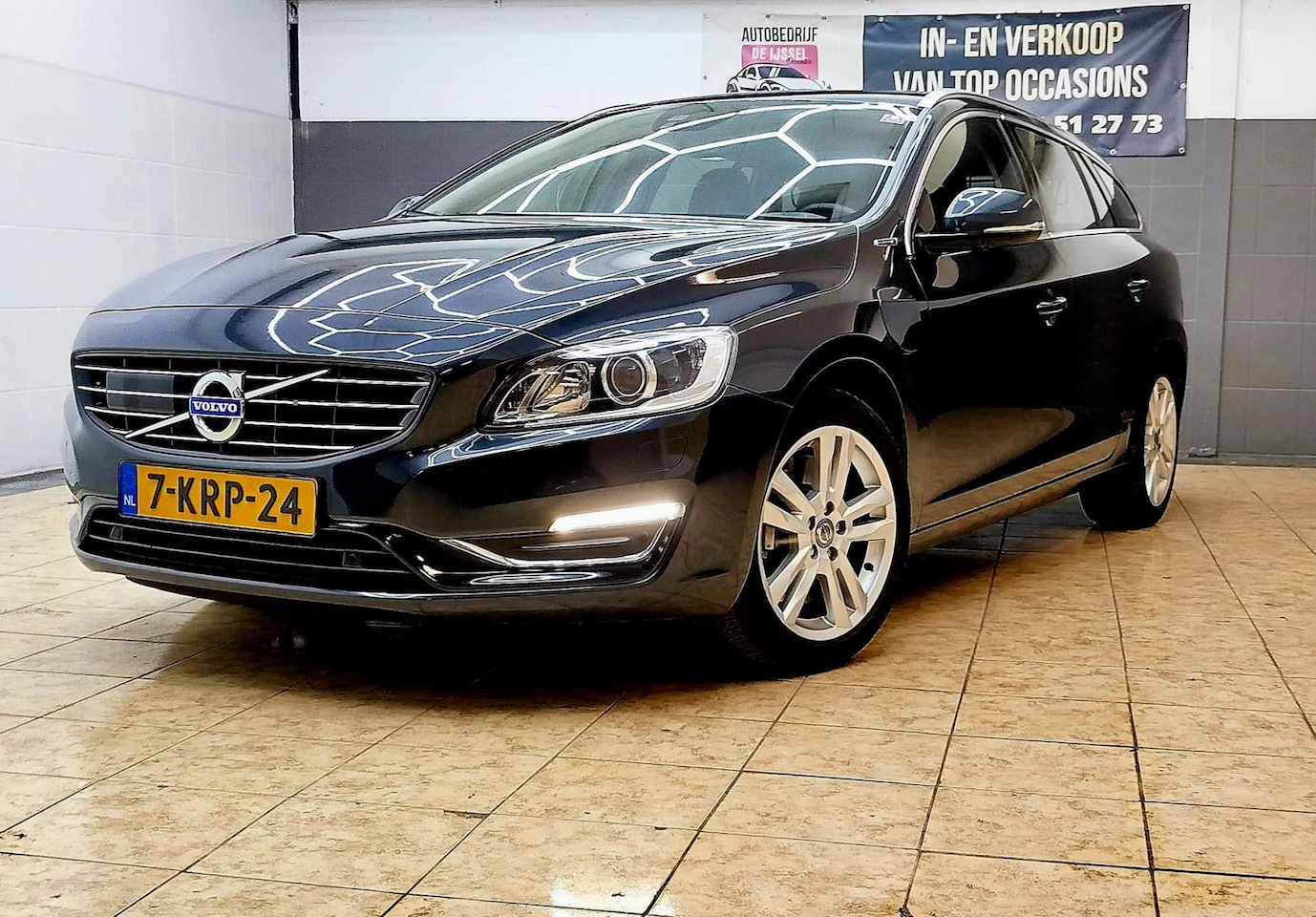 Volvo V60 - 2.4 D6 AWD Plug-In Hybrid Summum 2.4 D6 AWD Plug-In Hybrid Summum - AutoWereld.nl