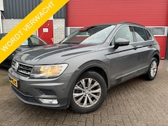 Volkswagen Tiguan - 1.4 TSI ACT Comfortline AUTOMAAT / GR NAVI / CLIMA / PDC / BLUETOOTH / CRUISE / NL-AUTO