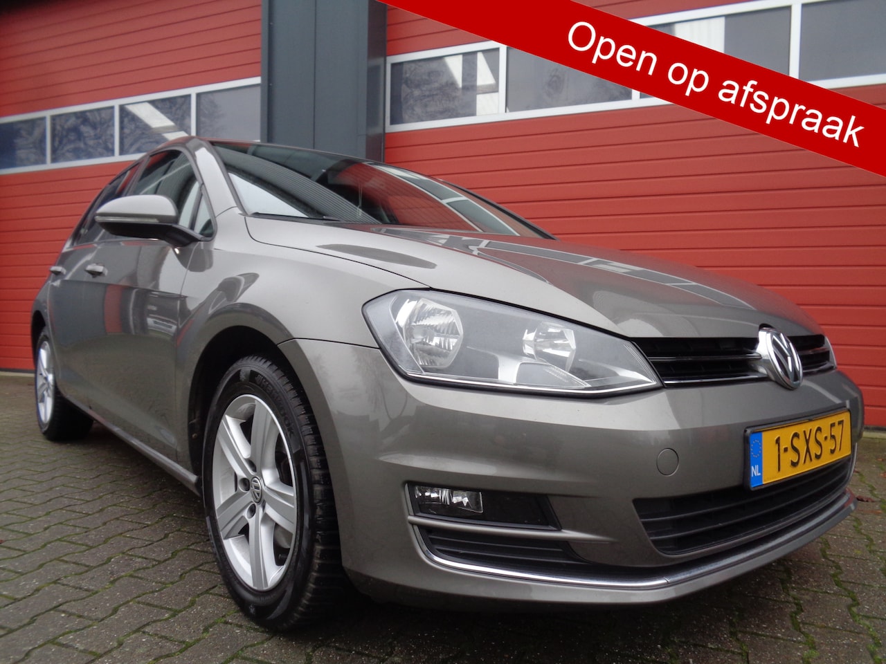 Volkswagen Golf - 1.2 TSI Highline 105PK Navi Clima Cruise LMV Trekhaak NL-auto - AutoWereld.nl