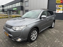 Mitsubishi Outlander - 2.0 PHEV Intense + / Tijdelijke Actie: 5% Korting op Alle Voertuigen