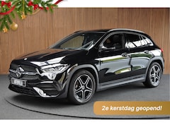 Mercedes-Benz GLA-Klasse - 200 AMG Line Panorama Leer Camera Ambient Navi LM velgen PTS Climate