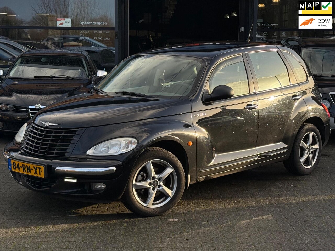 Chrysler PT Cruiser - 2.4i Limited AUTOMAAT/LEDER/STLVRM/CRUISE/APK 06-03-2025 - AutoWereld.nl