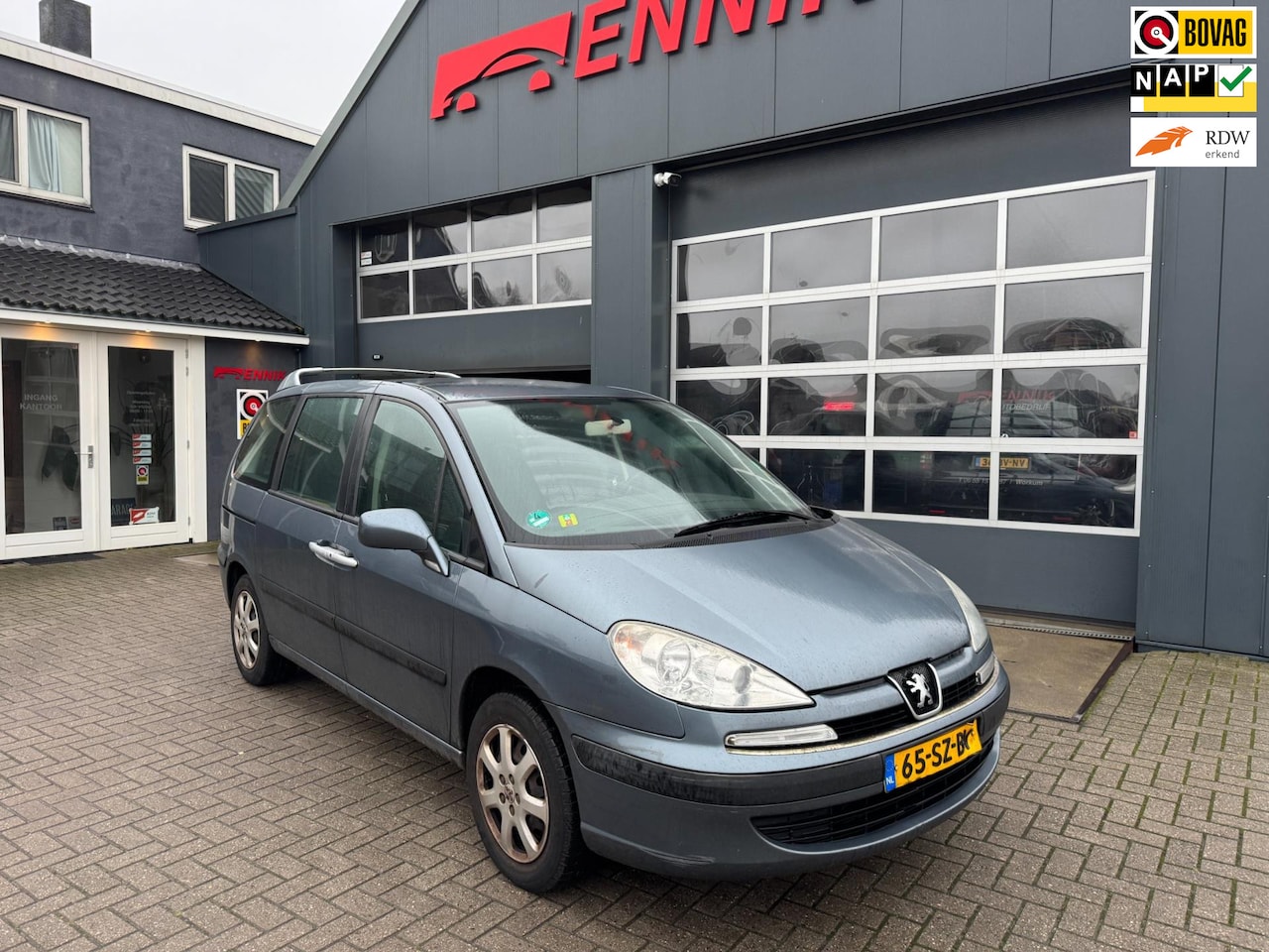 Peugeot 807 - 2.0 SR 7 persoons / Clima / Cruise / Trekhaak / NL auto met NAP !. - AutoWereld.nl