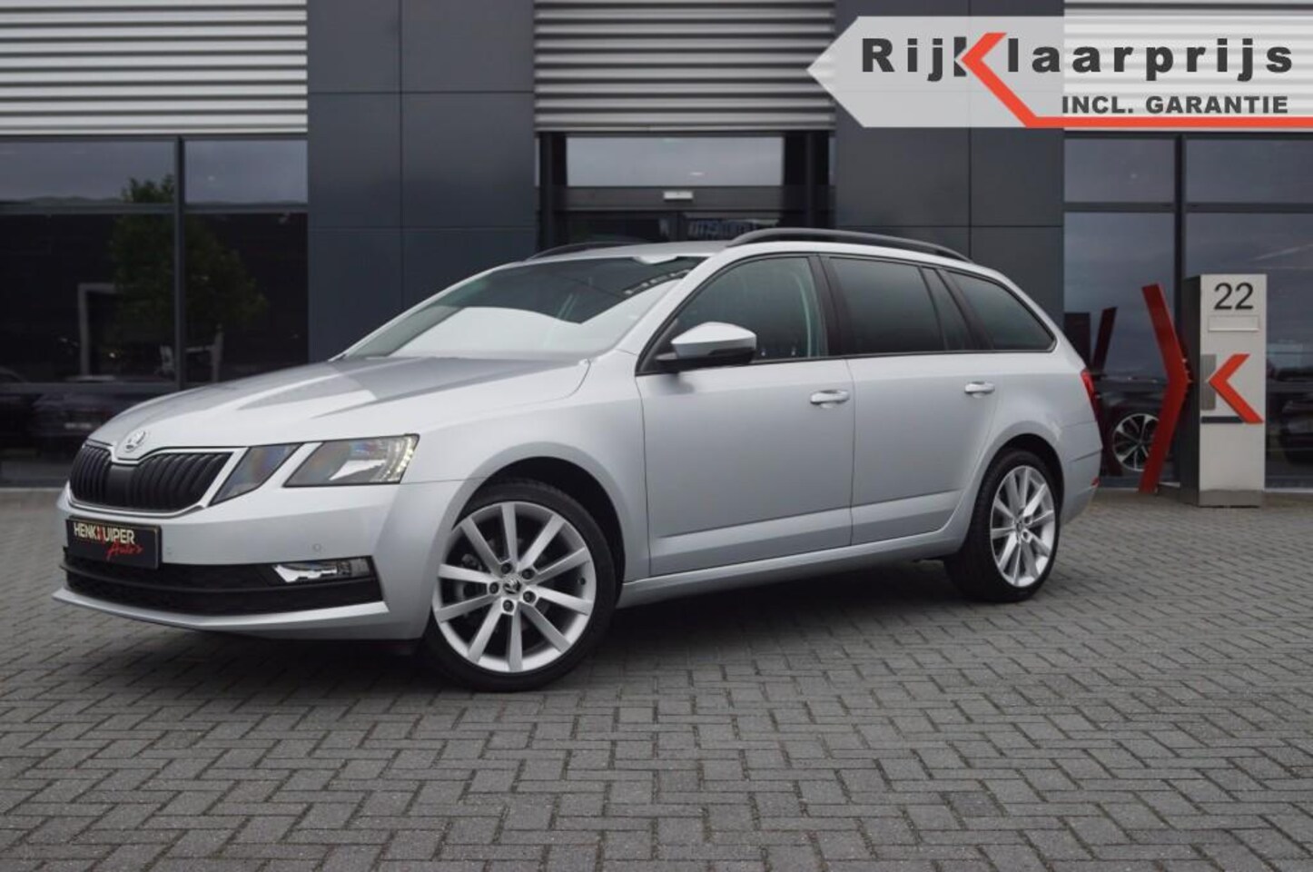 Skoda Octavia - 1.5 TSI GREENTECH AMBITION BUS. 150pk/ Navi / 18LM / Trekhaak - AutoWereld.nl