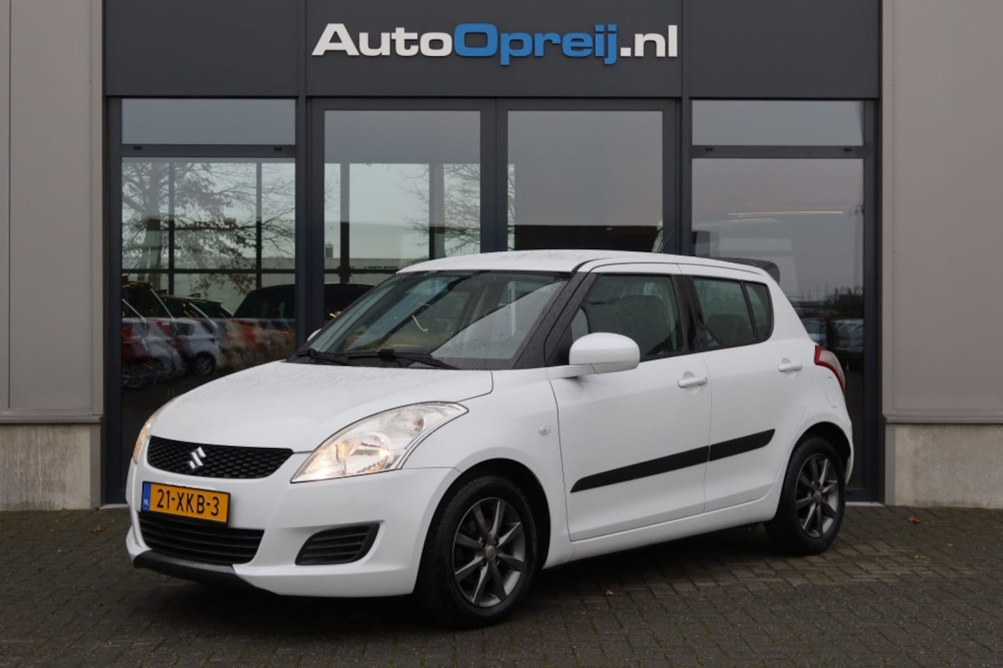 Suzuki Swift - 1.2 Summer EASSS 5drs. Airco, Leder bekleding, Stoelverwaming, G - AutoWereld.nl