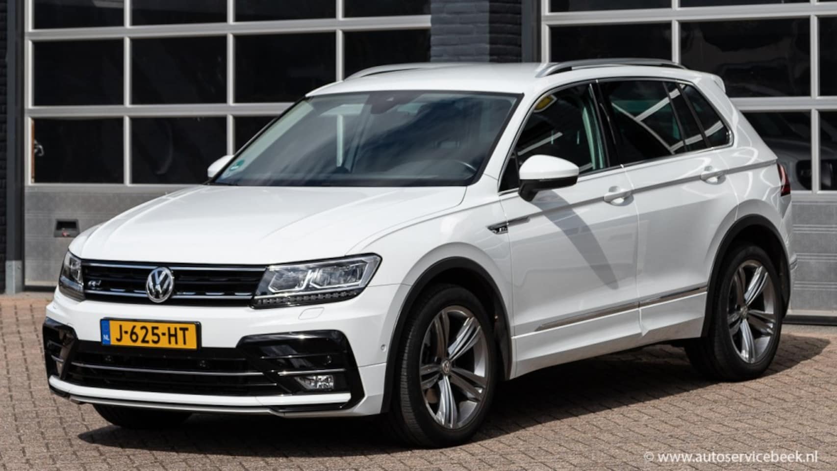 Volkswagen Tiguan - 1.5 TSI HIGHL. BUS R - AutoWereld.nl