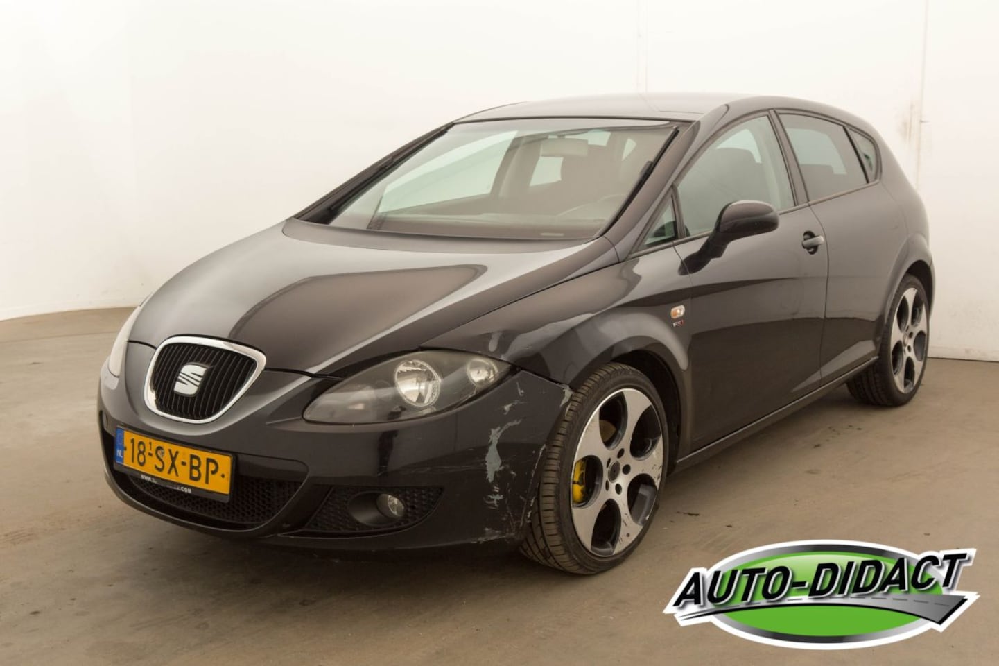 Seat Leon - 2.0 FSI Airco Stylance - AutoWereld.nl