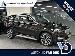 BMW X1 - sDrive20i 178pk Business Edition Plus | Head-up/Leder/Sportstoel/Navi/Camera/19-inch