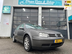 Volkswagen Golf - 2.3 V5 Highline