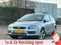 Ford Focus - 1.6-16V First Edition/NAVI/SCHERM/VELGEN