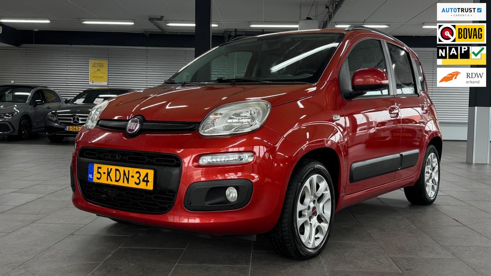 Fiat Panda - 0.9 TwinAir Sempre luxe uitvoering airconditioning elektrische pakket lm-velgen goed onder - AutoWereld.nl