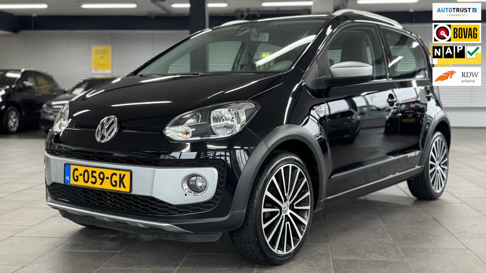 Volkswagen Up! - 1.0 cross up! BlueMotion navigatie airco cruise controle elektrische pakket lm-velgen stoe - AutoWereld.nl