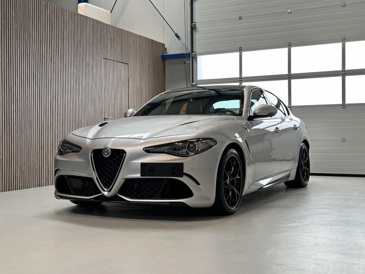 Alfa Romeo Giulia - 2.9 V6 Quadrifoglio 2.9 V6 Quadrifoglio - 510 PK - AutoWereld.nl